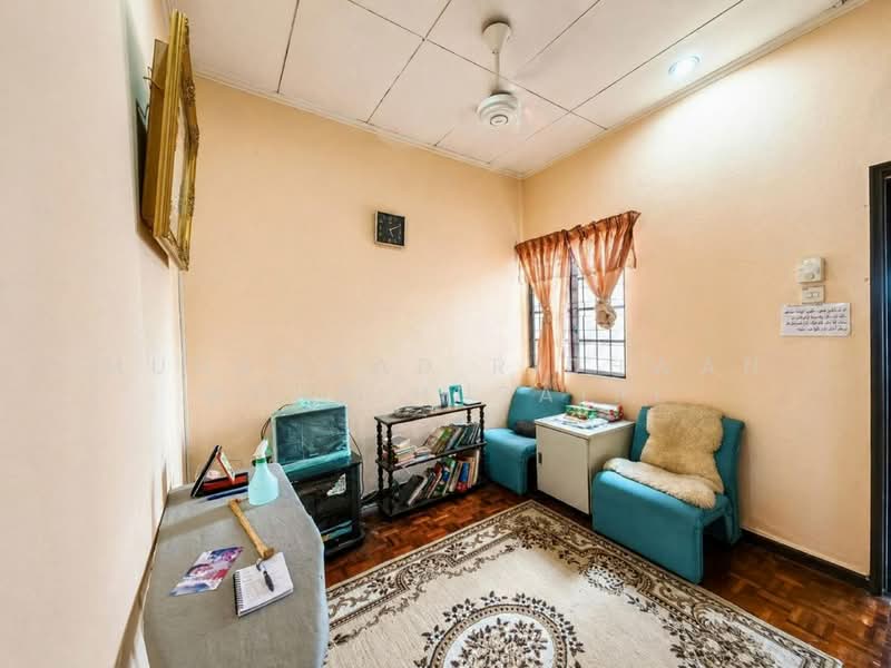 Rumah Teres 2 Tingkat untuk Dijual di Usj 11 (Subang Jaya) - Muhammad Ridhwan Mohd Huzairi - Living Room - PropertyGuru.com.my