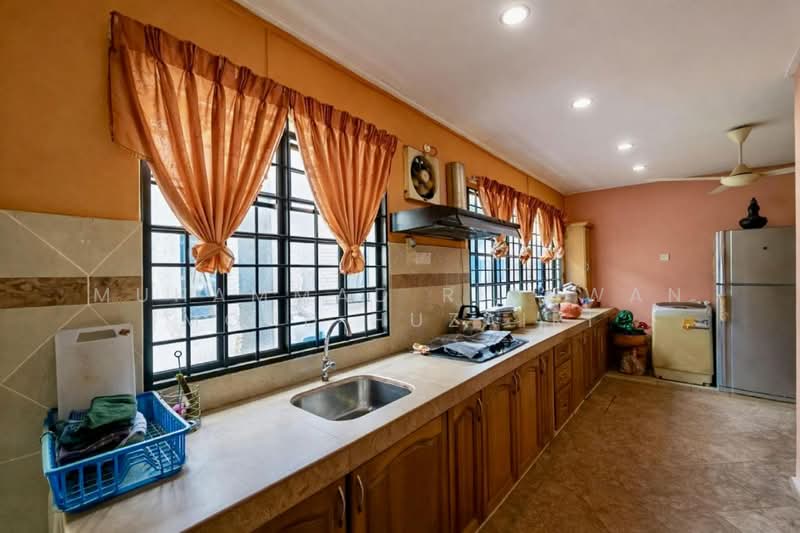 Rumah Teres 2 Tingkat untuk Dijual di Usj 11 (Subang Jaya) - Muhammad Ridhwan Mohd Huzairi - Kitchen - PropertyGuru.com.my