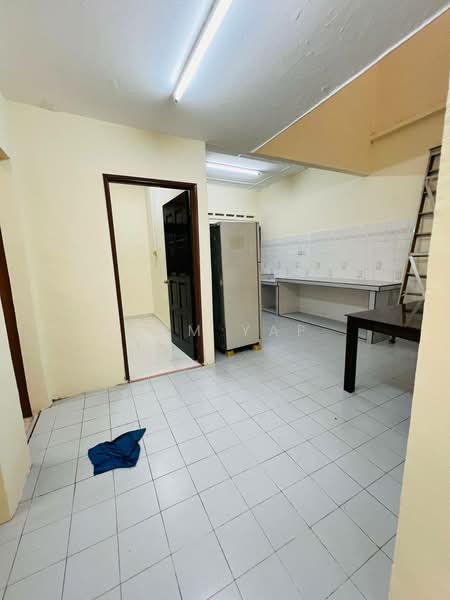 1-storey Terraced House for Rent in Taman Johor Jaya (Johor Bahru) - Sam Yap - Kitchen - PropertyGuru.com.my