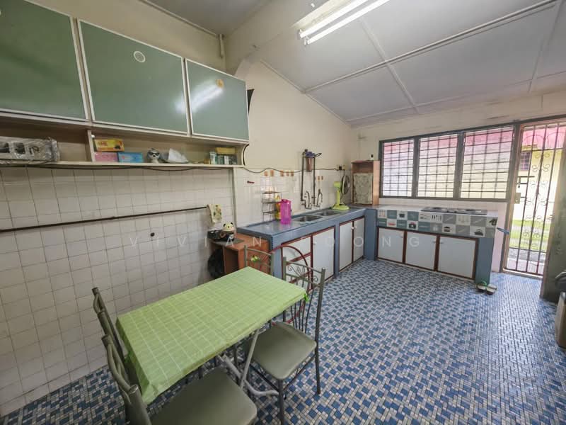 1-storey Terraced House for Sale in Taman Pertama (Ipoh) - Vivian Foong - Kitchen - PropertyGuru.com.my