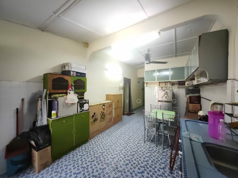 1-storey Terraced House for Sale in Taman Pertama (Ipoh) - Vivian Foong - Kitchen - PropertyGuru.com.my