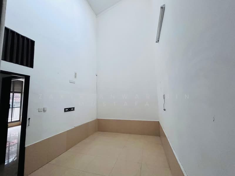 2-storey Terraced House for Sale in Bukit Jelutong (Shah Alam) - Zakir Anwar Bin Mustafa - PropertyGuru.com.my