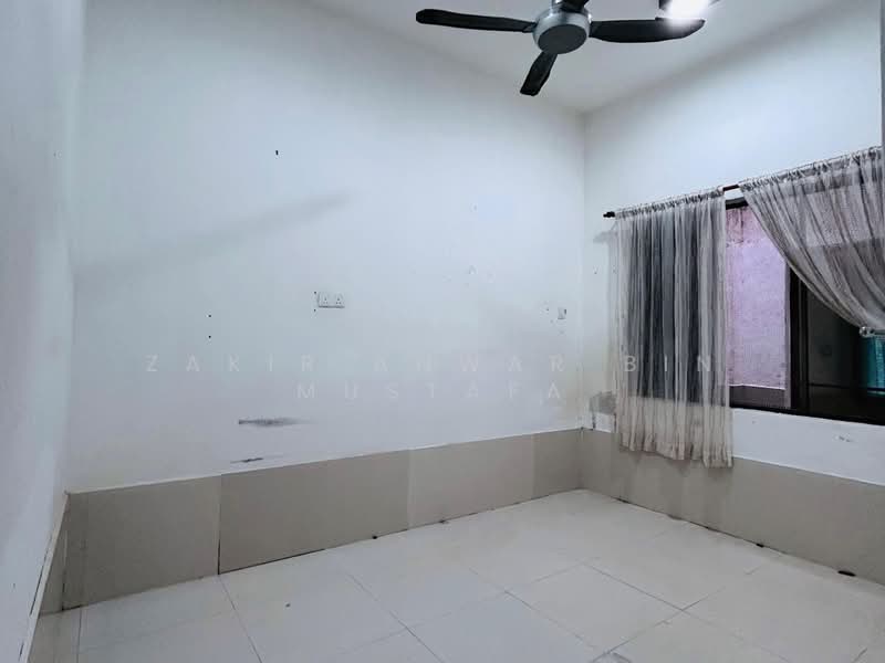 2-storey Terraced House for Sale in Bukit Jelutong (Shah Alam) - Zakir Anwar Bin Mustafa - PropertyGuru.com.my