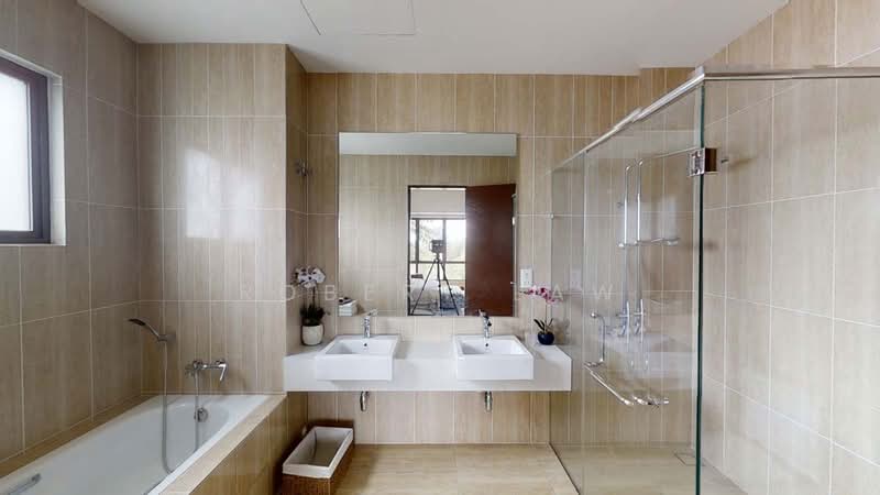 Bungalow for Sale in Kota Kemuning (Shah Alam) - Robert Law - Bathroom - PropertyGuru.com.my