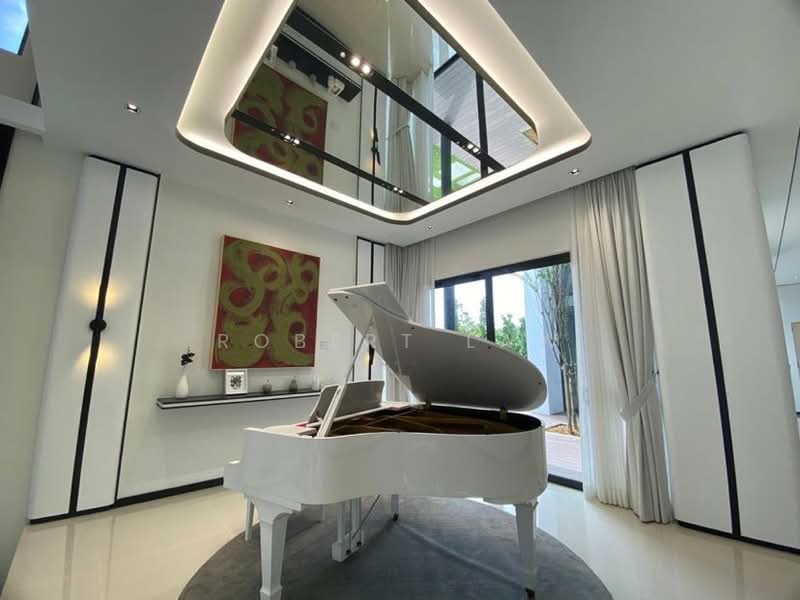 Bungalow for Sale in Kota Kemuning (Shah Alam) - Robert Law - Living Room - PropertyGuru.com.my