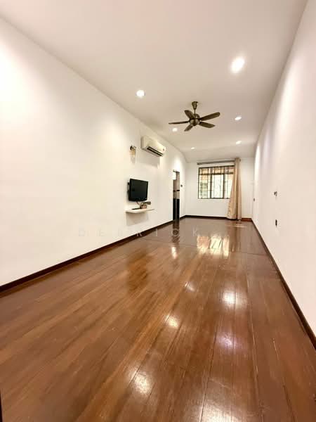 Rumah Teres 2 Tingkat untuk Disewa di Gelugor (Penang) - Derrick . - Living Room - PropertyGuru.com.my