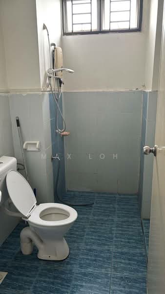 Apartment for Sale at Indah Court Apartment - Max Loh - Bathroom - PropertyGuru.com.my