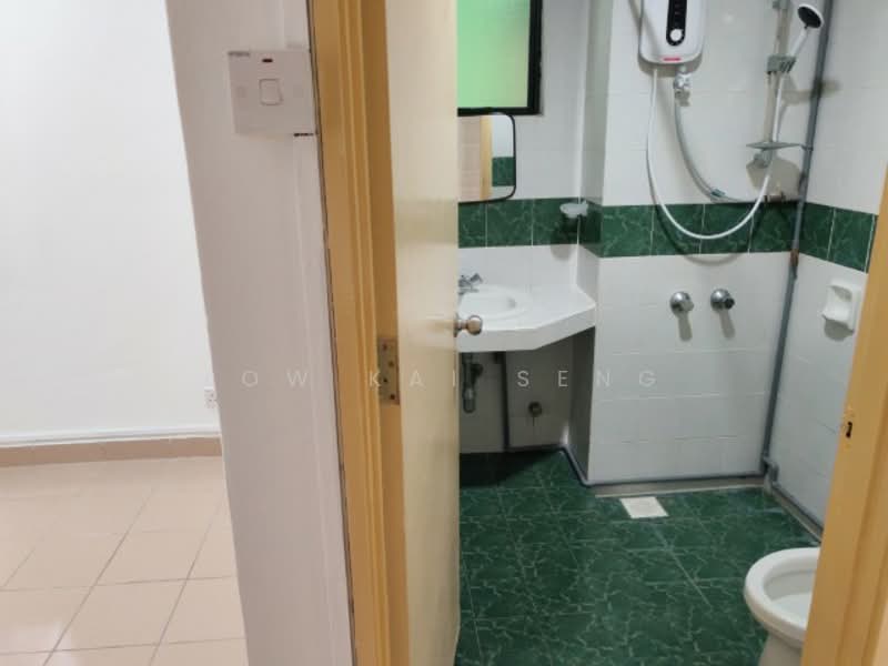 Condominium for Rent at Maxwell Towers - Low Kai Seng - Bathroom - PropertyGuru.com.my
