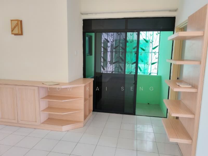 Condominium for Rent at Maxwell Towers - Low Kai Seng - Living Room - PropertyGuru.com.my