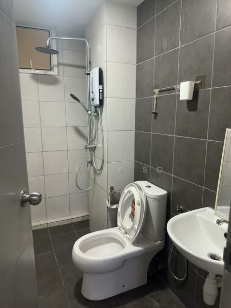Condominium for Rent at Fairview Residence - Jerry So - Bathroom - PropertyGuru.com.my