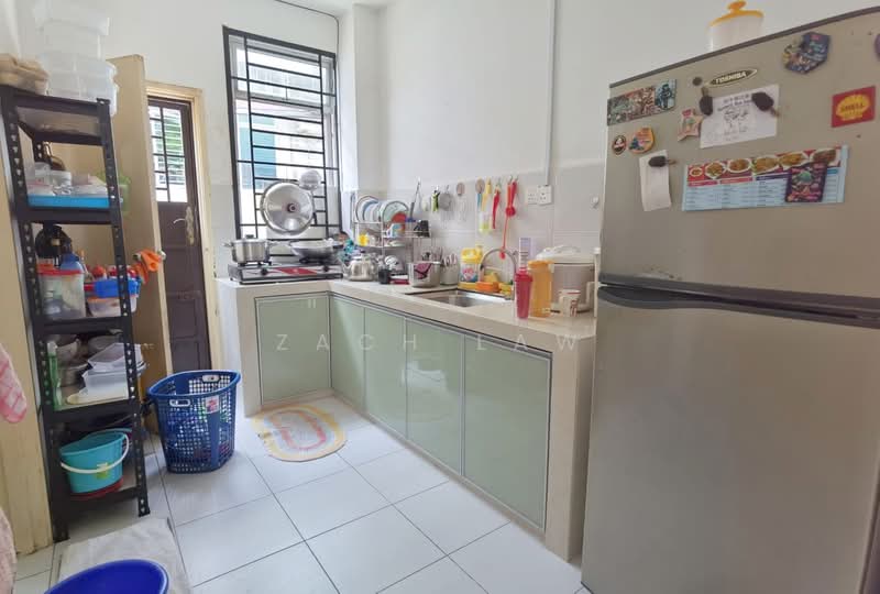 2-storey Terraced House for Sale in Bandar Seri Alam (Masai) - Zach Law - Kitchen - PropertyGuru.com.my