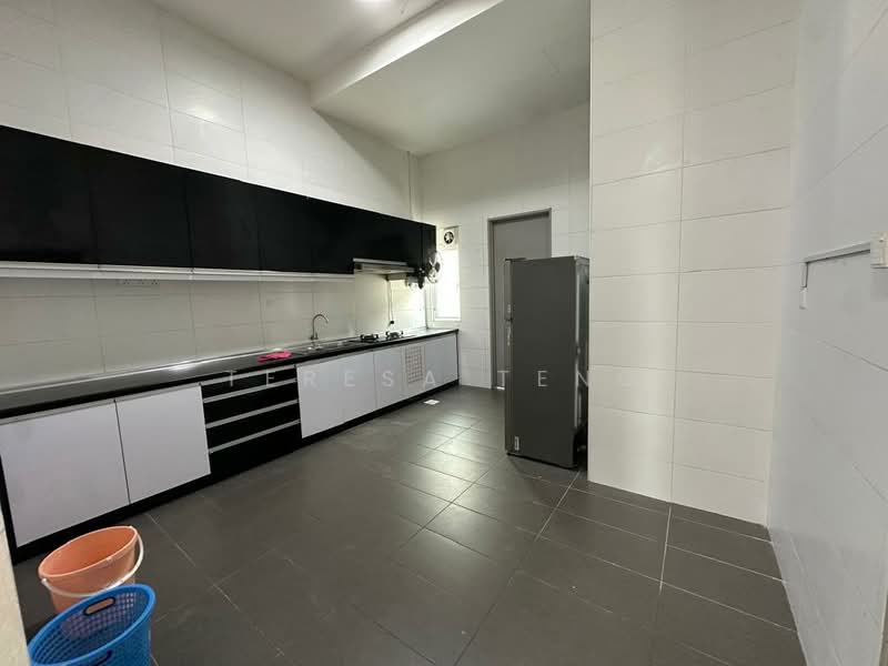 Semi-Detached House for Sale in Canary Garden (Klang) - Teresa Teng - Kitchen - PropertyGuru.com.my