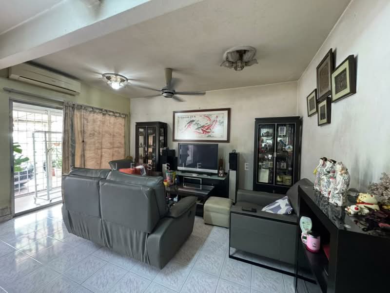 2-storey Terraced House for Sale in Taman Taming Jaya (Balakong) - Jessie Lee - Living Room - PropertyGuru.com.my