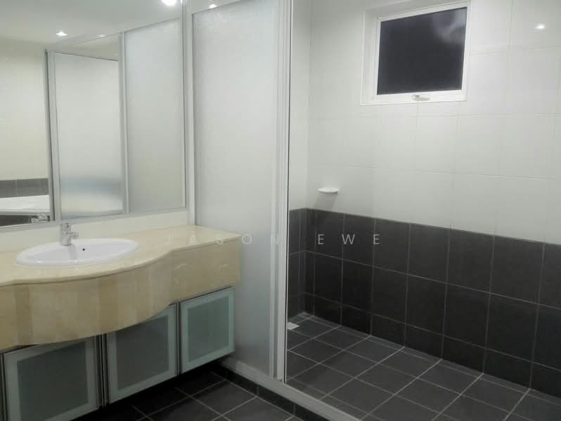 Servis Apartment untuk Disewa di Birch Regency @ Penang Times Square - Jason Ewe - Bathroom - PropertyGuru.com.my