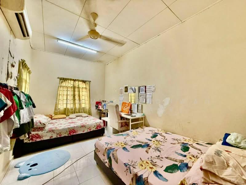Rumah Teres 2 Tingkat untuk Dijual di Seksyen 7 (Shah Alam) - Muhammad Ridhwan Mohd Huzairi - Bedroom - PropertyGuru.com.my