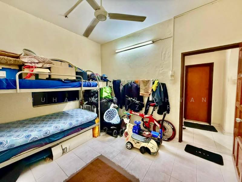 Rumah Teres 2 Tingkat untuk Dijual di Seksyen 7 (Shah Alam) - Muhammad Ridhwan Mohd Huzairi - Bedroom - PropertyGuru.com.my