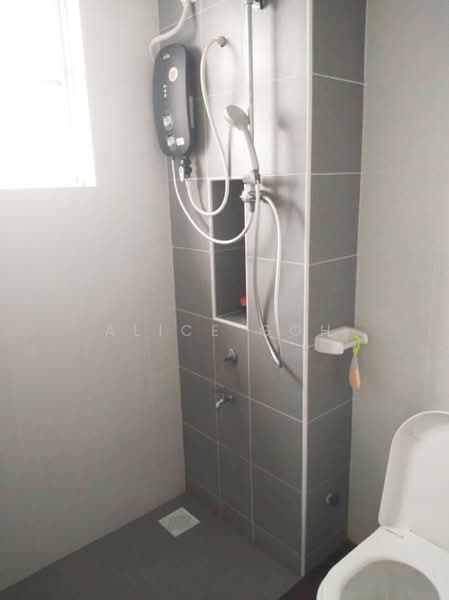 Pangsapuri untuk Disewa di Aliff Avenue (Dwi Alif) - Alice Goh - Bathroom - PropertyGuru.com.my