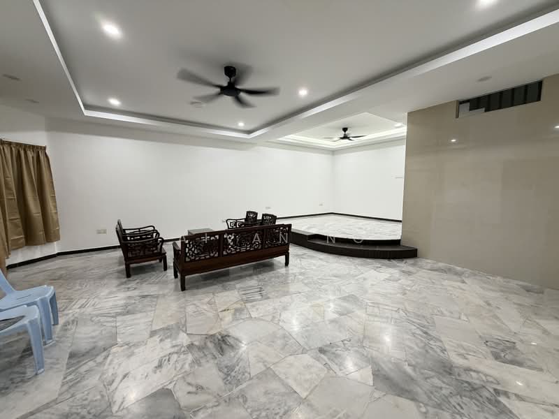 Rumah Teres untuk Dijual di Bandar Sungai Long (Selangor) - Aivan Ng - Living Room - PropertyGuru.com.my