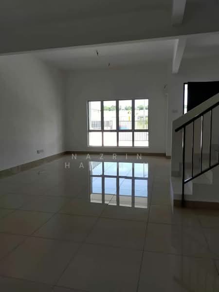 2-storey Terraced House for Sale in Rawang Perdana (Rawang) - Nazrin Hakimin - Living Room - PropertyGuru.com.my