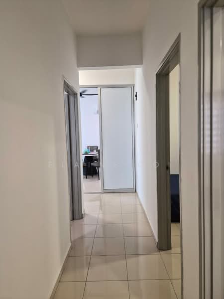 Pangsapuri untuk Dijual di Tanjung Permai De Centro - Elaine Ooi - Corridor - PropertyGuru.com.my