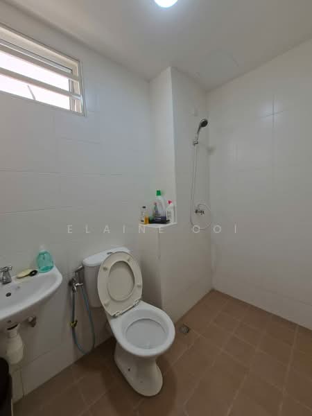 Pangsapuri untuk Dijual di Tanjung Permai De Centro - Elaine Ooi - Bathroom - PropertyGuru.com.my