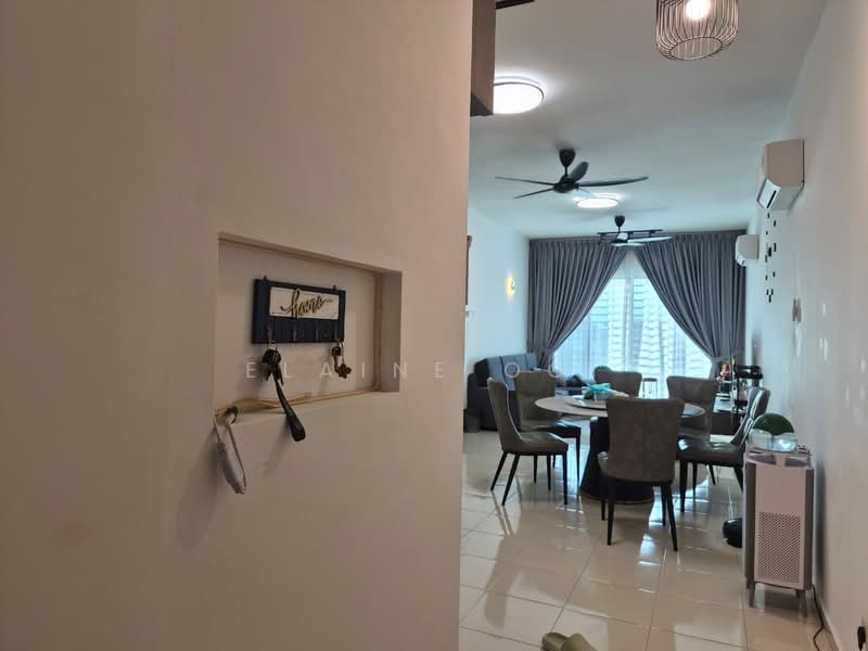 Pangsapuri untuk Dijual di Tanjung Permai De Centro - Elaine Ooi - Living Room - PropertyGuru.com.my