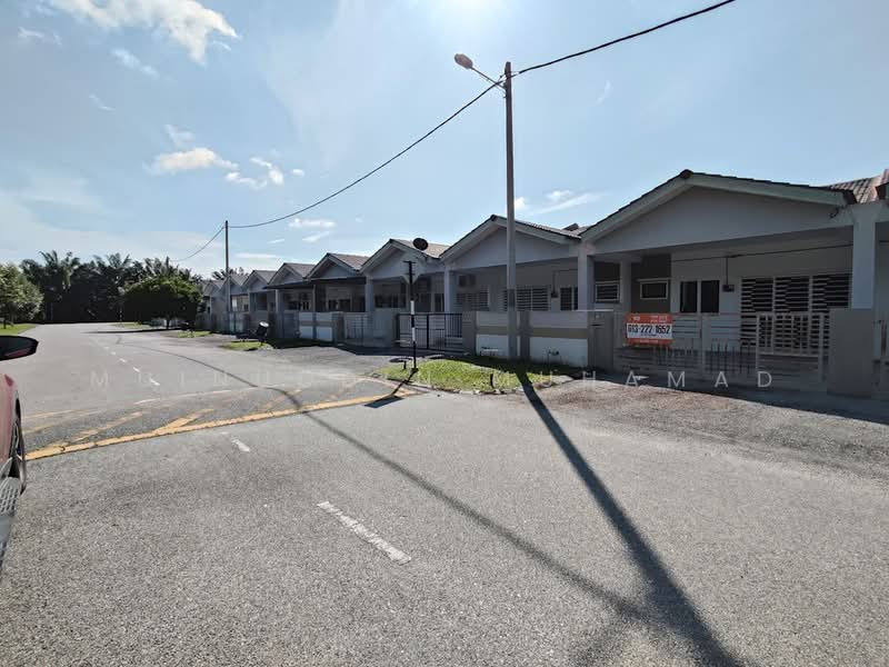1-storey Terraced House for Rent in Sitiawan (Perak) - Muinuddin Muhamad - Exterior - PropertyGuru.com.my