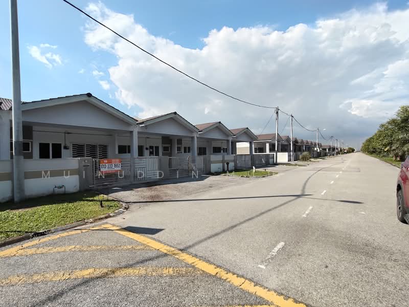 1-storey Terraced House for Rent in Sitiawan (Perak) - Muinuddin Muhamad - Exterior - PropertyGuru.com.my
