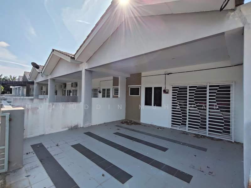 1-storey Terraced House for Rent in Sitiawan (Perak) - Muinuddin Muhamad - Exterior - PropertyGuru.com.my