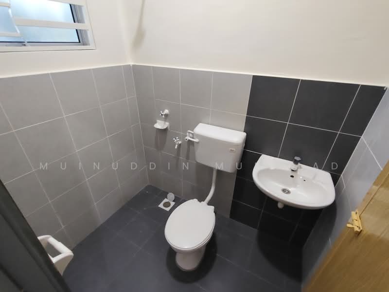1-storey Terraced House for Rent in Sitiawan (Perak) - Muinuddin Muhamad - Bathroom - PropertyGuru.com.my