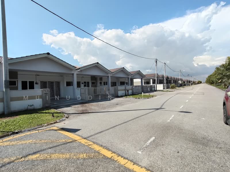 1-storey Terraced House for Rent in Sitiawan (Perak) - Muinuddin Muhamad - Exterior - PropertyGuru.com.my