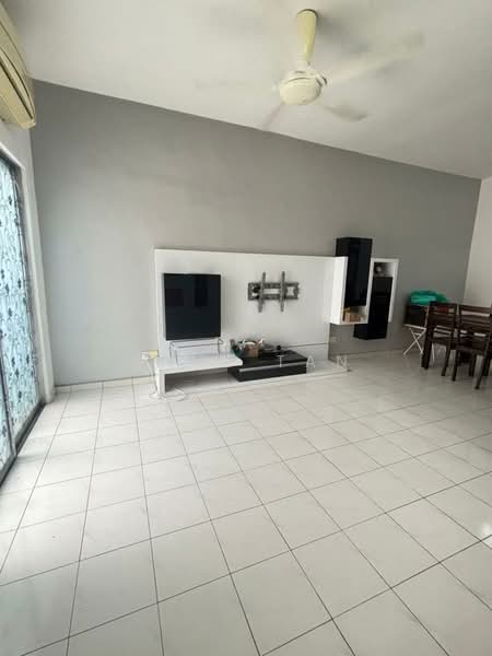 2-storey Terraced House for Sale in Setia Alam (Selangor) - Shue Tan - Living Room - PropertyGuru.com.my