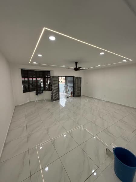 Rumah Teres 2 Tingkat untuk Dijual di Taman Ungku Tun Aminah (Skudai) - Sandry Ong - Living Room - PropertyGuru.com.my