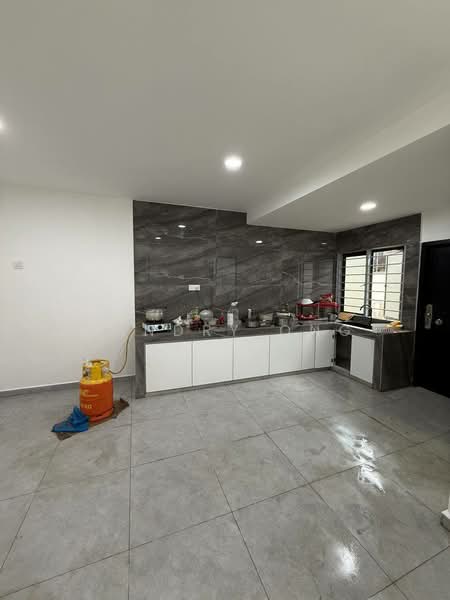 Rumah Teres 2 Tingkat untuk Dijual di Taman Ungku Tun Aminah (Skudai) - Sandry Ong - Kitchen - PropertyGuru.com.my