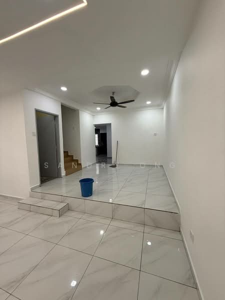 Rumah Teres 2 Tingkat untuk Dijual di Taman Ungku Tun Aminah (Skudai) - Sandry Ong - Living Room - PropertyGuru.com.my