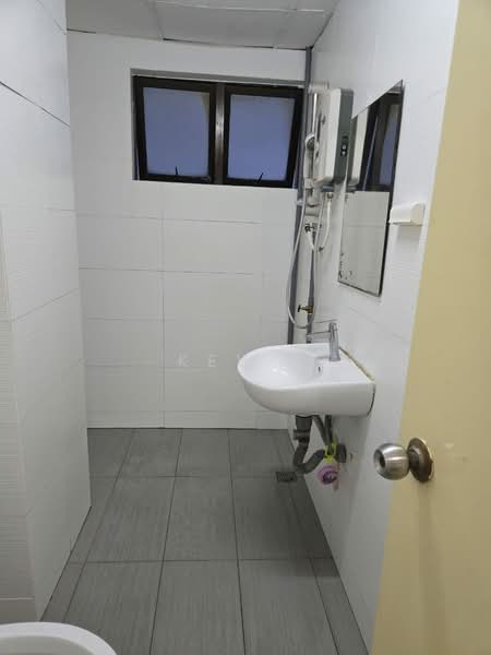 Kondominium untuk Disewa di Vista Komanwel A - Kew . - PropertyGuru.com.my