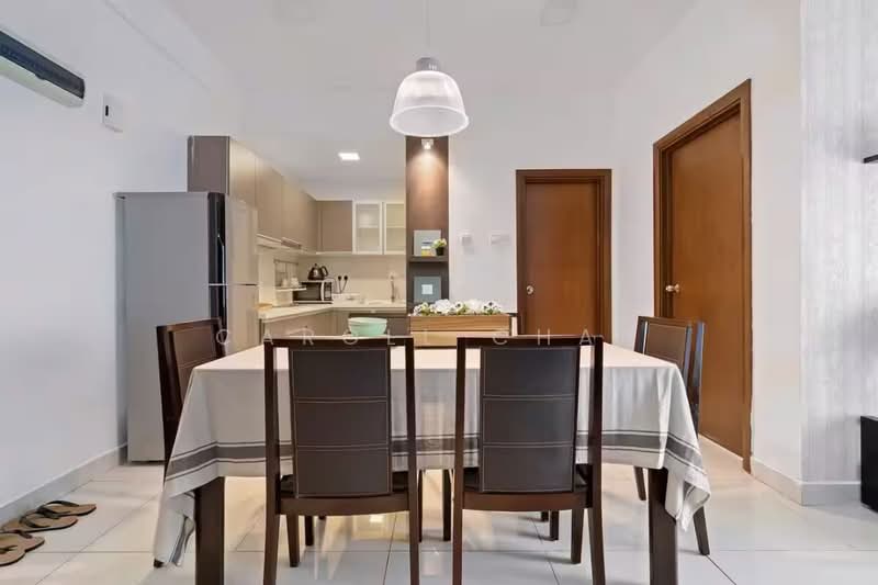 Servis Apartment untuk Dijual di Regalia Residence - Caroll Chan - Dining Room - PropertyGuru.com.my