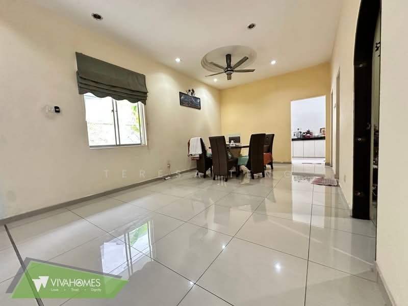 Semi-Detached House for Sale in Ambang Botanic (Klang) - Teresa Teng - Living Room - PropertyGuru.com.my