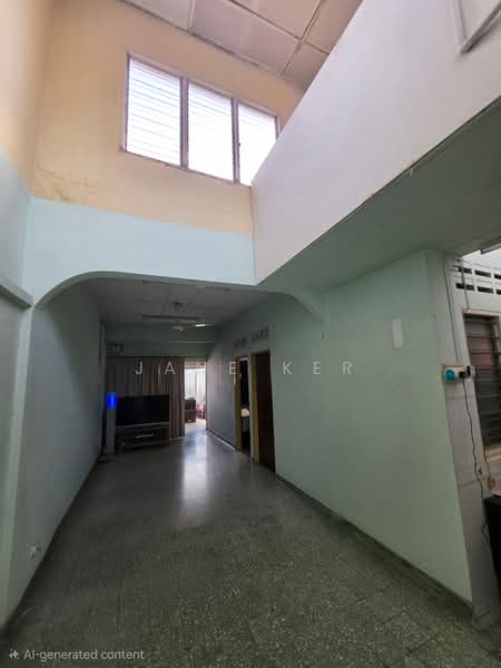 1-storey Terraced House for Sale in Taman Overseas Union (Taman Oug) (Jalan Klang Lama (Old Klang Road)) - Jane Ker - Corridor - PropertyGuru.com.my