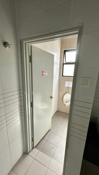 Pejabat untuk Disewa di Bandar Kinrara (Selangor) - Sean Ng - Bathroom - PropertyGuru.com.my