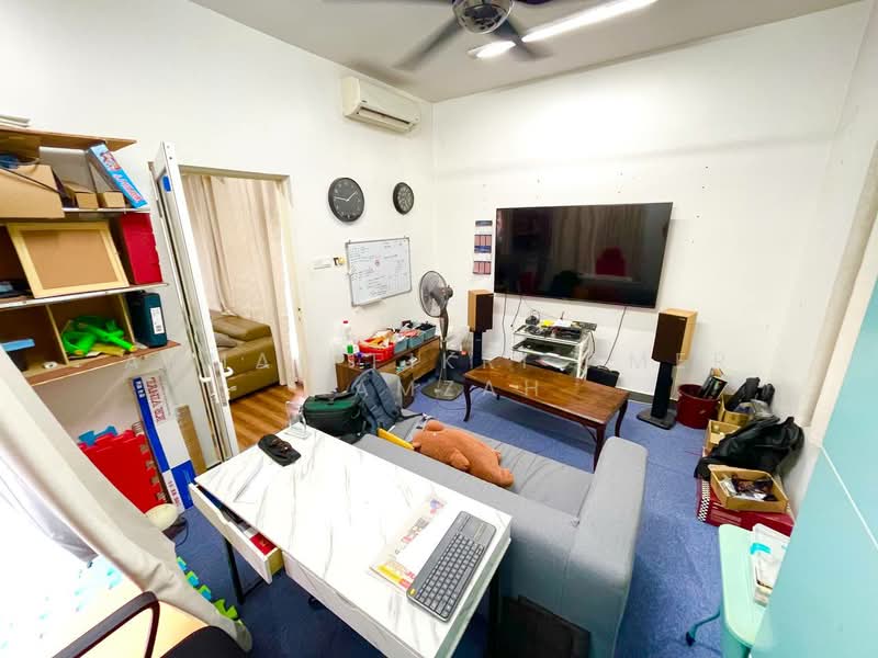 Rumah Teres 2 Tingkat untuk Dijual di Denai Alam (Shah Alam) - Ahmad Fikri Amer Hamzah - Living Room - PropertyGuru.com.my