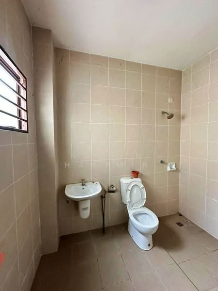 2-storey Terraced House for Sale in Taman Kundang Jaya (Rawang) - Nazrin Hakimin - Bathroom - PropertyGuru.com.my
