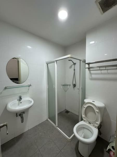Kondominium untuk Disewa di BayStar Condominium - Xinnee . - Bathroom - PropertyGuru.com.my