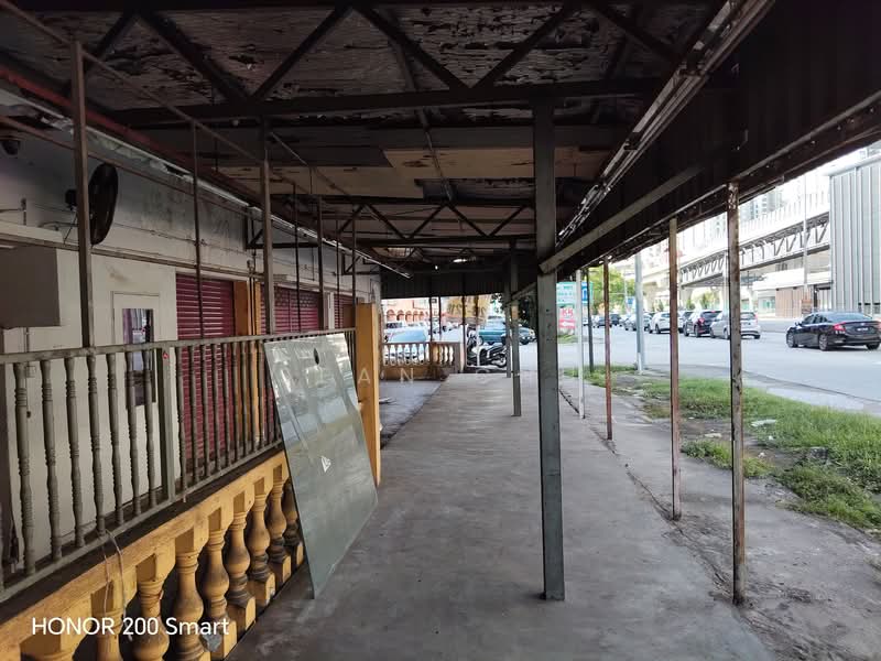 Shop for Rent in Seri Kembangan (Selangor) - Sean Chu - Exterior - PropertyGuru.com.my