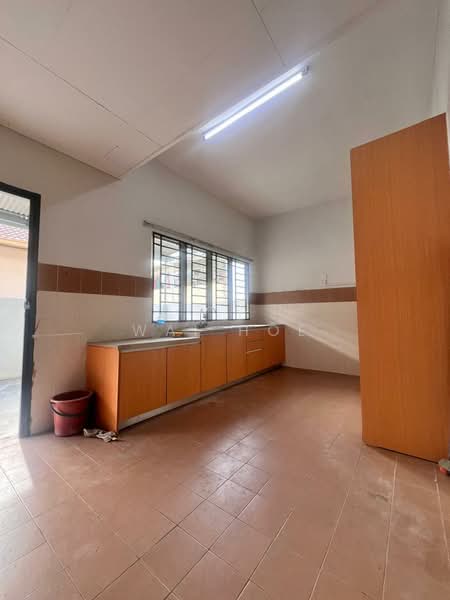 Rumah Berkembar untuk Dijual di Taman Puncak Jalil (Seri Kembangan) - Wai Hoe - Kitchen - PropertyGuru.com.my