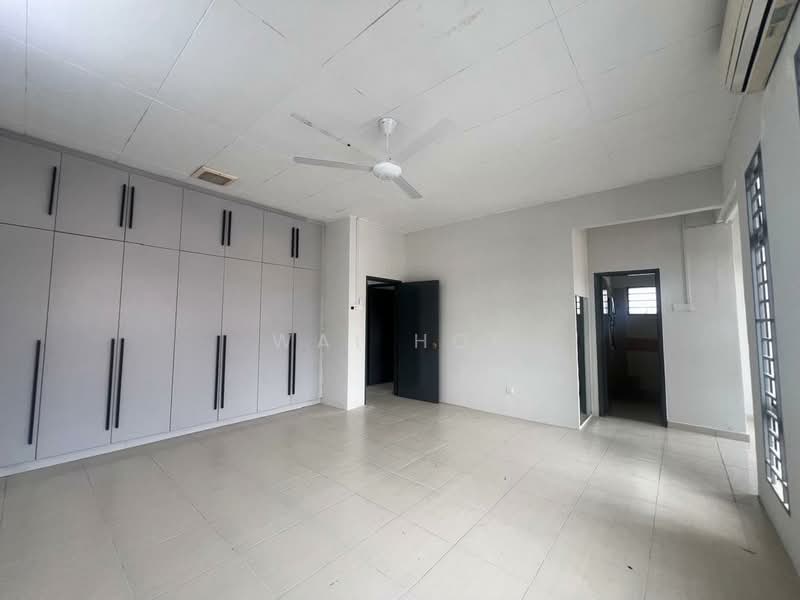 Rumah Berkembar untuk Dijual di Taman Puncak Jalil (Seri Kembangan) - Wai Hoe - Bedroom - PropertyGuru.com.my