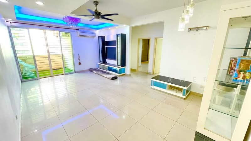 Kondominium untuk Dijual di Aman Heights Condominium - Ahmad Fikri Amer Hamzah - Living Room - PropertyGuru.com.my