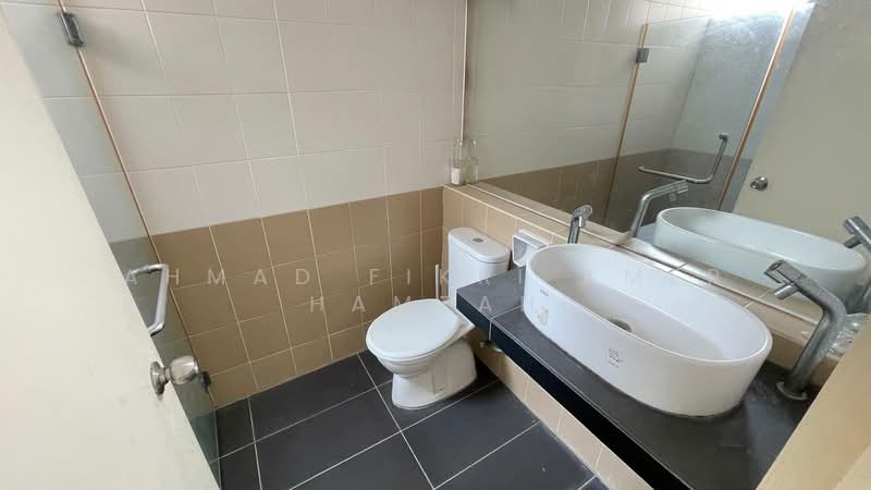 Kondominium untuk Dijual di Aman Heights Condominium - Ahmad Fikri Amer Hamzah - Bathroom - PropertyGuru.com.my