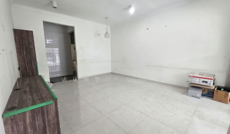 Rumah Teres 2 Tingkat untuk Dijual di TAMAN PUCHONG UTAMA (Puchong) - Junbin Low - Living Room - PropertyGuru.com.my