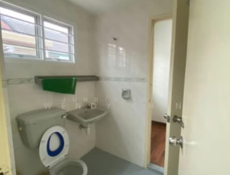 Rumah Teres 2 Tingkat untuk Dijual di TAMAN PUCHONG UTAMA (Puchong) - Junbin Low - Bathroom - PropertyGuru.com.my